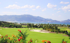 Đang dịch, giám đốc Sở, cục phó Cục Thuế tỉnh vẫn đi đánh golf và tiếp xúc với F0