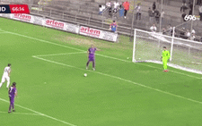 Lỡ ghi bàn thiếu fair-play, cả đội 'mở cửa' khung thành để... trả lại bàn thắng