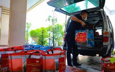 Gửi quà hỗ trợ hơn 100 người nước ngoài tại Hà Nội