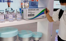 Gặp khó trong vận động dân đi tiêm, Trung Quốc tiếp tục chiến lược zero-covid