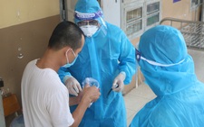 TP.HCM: Phê bình nghiêm khắc những quận, huyện chậm phát túi thuốc cho F0