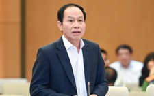 Cử tri lo 'cuộc chiến thương mại' giữa các nhà làm sách giáo khoa