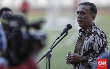 Cổ động viên Indonesia 'trút giận' lên chủ tịch PSSI, sau khi U17 Indonesia bị loại
