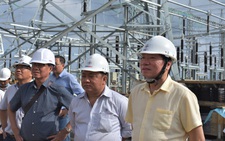 Thiết bị ồ ạt về cảng, còn 65 ngày nữa đến đích