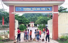 Báo cáo vụ phụ huynh vào trường dọa chém giáo viên, bắt hiệu trưởng quỳ xin lỗi