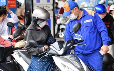 Chiều 1-11, gần 20% cửa hàng tại TP.HCM thiếu xăng, dầu