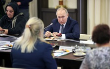 Ông Putin nói 'chia sẻ nỗi đau mất con' khi gặp 17 bà mẹ các binh sĩ chiến đấu ở Ukraine