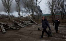 Vì sao Nga vừa giội mưa tên lửa xuống Ukraine vừa muốn đàm phán?