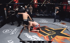 Trận MMA 'kỳ lạ và hỗn loạn': 2 đánh 1, huấn luyện viên và trọng tài cũng nhừ đòn
