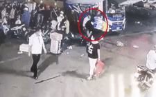 Video: Camera ghi cảnh nam sinh ở bến xe Miền Đông trước khi mất liên lạc với gia đình