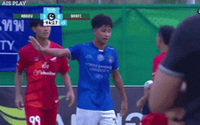 Báo chí châu Âu 'sốc' khi cầu thủ Thái Lan đánh chỏ vào mặt khiến đối thủ khâu 24 mũi