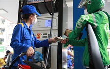 Vẫn cần giảm thêm thuế để 'hạ nhiệt' giá xăng dầu