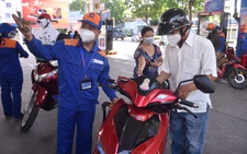 'Xăng dầu phải chịu thuế 10% như thuốc lá, rượu bia là quá phi lý'