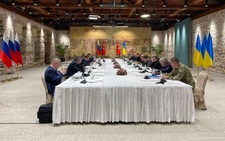 Điện Kremlin: Ông Putin và ông Zelensky có thể gặp nếu có thỏa thuận bằng văn bản