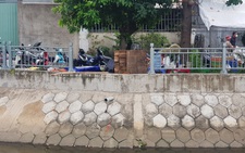 Vụ 2 trẻ đuối nước thương tâm trên kênh: Làm rõ vì sao lan can bị khuyết