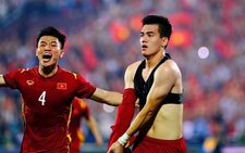 Tiến Linh mặc 'áo ngực' khi cởi áo ăn mừng bàn thắng?