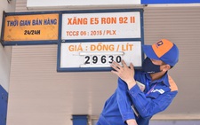 Giá xăng tăng lần thứ 5 liên tiếp, RON95 vượt mốc 30.000 đồng/lít