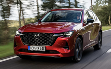 Trải nghiệm Mazda CX-60: 'Chỉ kém một chút so với Mercedes GLC và BMW X3'