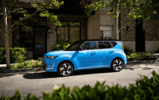 Kia Soul 2023: SUV nhỏ nhiều công nghệ, được showroom tư nhân săn tìm