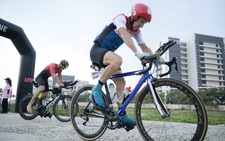 Các vận động viên Ironman tranh tài hăng hái trong mưa tại Đà Nẵng