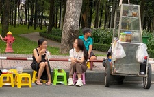 Lấn chiếm vỉa hè, lòng đường tái diễn: Đừng thấy khó mà ngại!