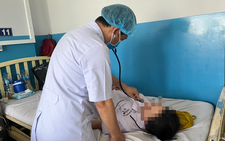 Sốt xuất huyết 'tấn công'... người lớn