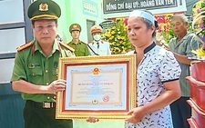 Truy tặng Huân chương Bảo vệ Tổ quốc cho phó trưởng công an xã hy sinh trong lúc làm nhiệm vụ