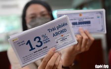 Sau khi mua trái phiếu, các công ty chứng khoán mang bán lại cho nhà đầu tư cá nhân