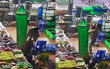 Vợ hú hồn khi chồng bế con nằm võng ngã dập mông