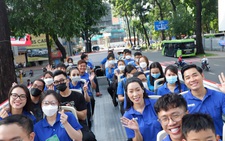 Nghệ sĩ và thanh niên kêu gọi mọi người dùng giao thông công cộng