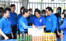 Bí thư Trung ương Đoàn thăm đội hình tiếp sức mùa thi Đà Nẵng