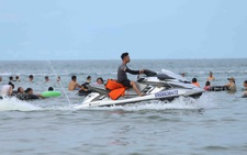 Bất an vì môtô nước chạy bát nháo ở biển Cửa Lò