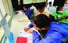 Hộ khẩu: Sao vẫn làm khó dân?