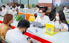Hồi hộp đóng lệ phí xét tuyển