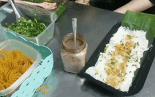Chiều mưa bánh hỏi lòng heo
