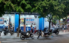 Tạm giữ người dùng búa đập bể tủ kính tiệm vàng rồi bỏ chạy