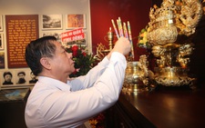 Trưởng Ban Tuyên giáo Trung ương dâng hương Chủ tịch Hồ Chí Minh, Tổng bí thư Trần Phú tại TP.HCM