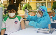 Công chức nghỉ việc hàng loạt: Thầy thuốc và thầy giáo cứ phải 'an bần lạc đạo'?
