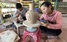 Truyền nhân trẻ của làng gốm cổ