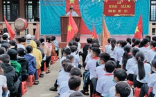 Khai giảng ở trường học bị sét đánh cháy