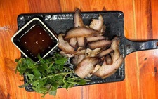 Đoán giá đĩa thịt lợn 'chặt chém' ở Sa Pa