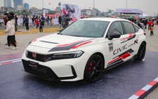 Người Việt phải mua Honda Civic Type R giá gấp 3 lần bản thường
