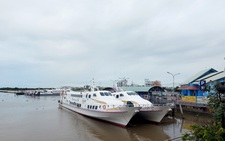 Tàu ra Phú Quốc ngưng chạy 2 ngày liền vì thời tiết xấu
