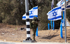 Hamas 'nắm đằng cán' với 100 con tin nhốt ở các điểm bí mật