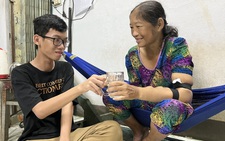 'Học để tương lai có tiền lo cho mẹ chạy thận'