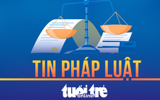 Cảnh sát giao thông bị ném đá 'tét đầu'