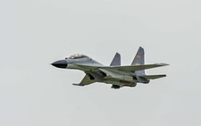 Chiến đấu cơ Trung Quốc suýt va chạm B-52 của Mỹ trên Biển Đông