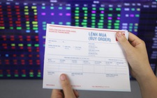 Chứng khoán giảm điểm, đã đến lúc ‘xuống tiền’?