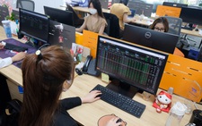 Chứng khoán: Cơ hội đang dành cho nhà đầu tư có khẩu vị rủi ro cao?