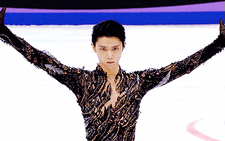 Tin tức giải trí 18-11: Hanyu Yuzuru ly hôn, Lee Se Young đến Phú Quốc